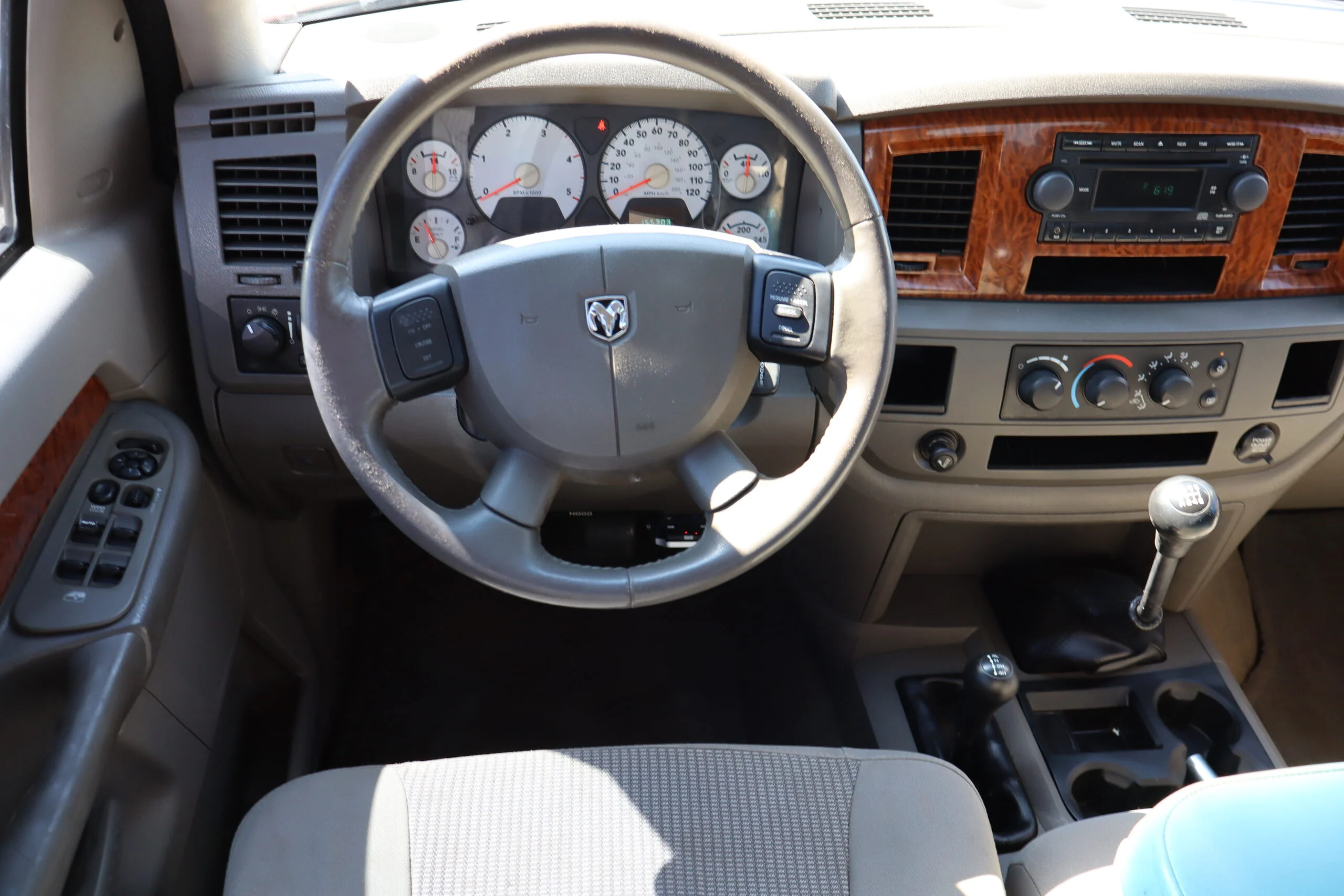 2006 Dodge Ram 2500 Pickup SLT - Photo 21