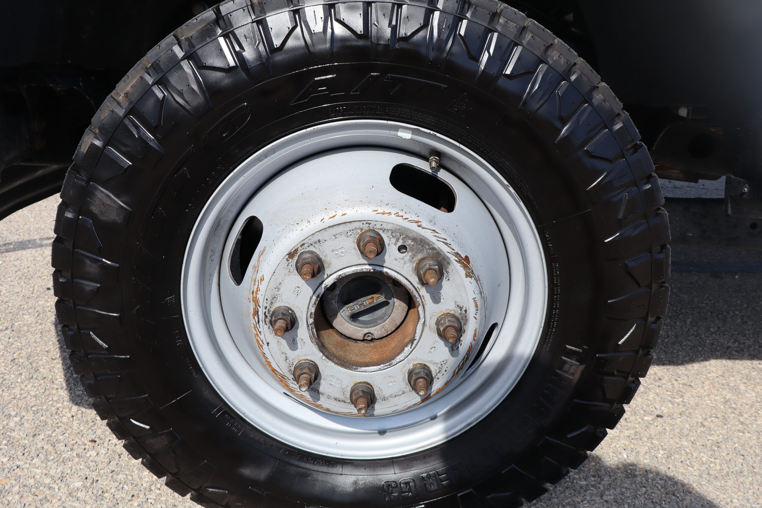 2023 Ford F-350 Super Duty Chassis Cab XL - Photo 44