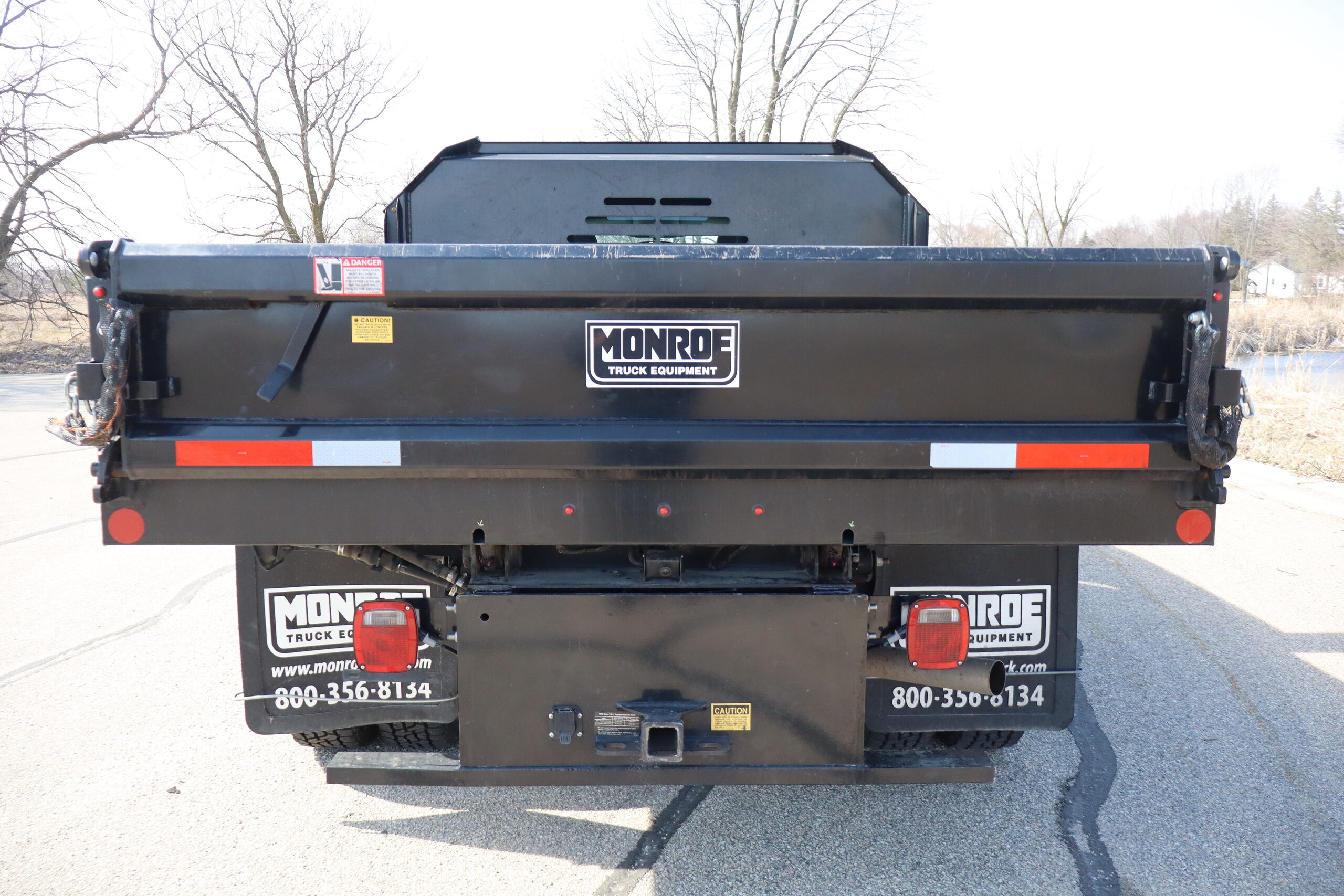 2023 Ford F-350 Super Duty Chassis Cab XL - Photo 39