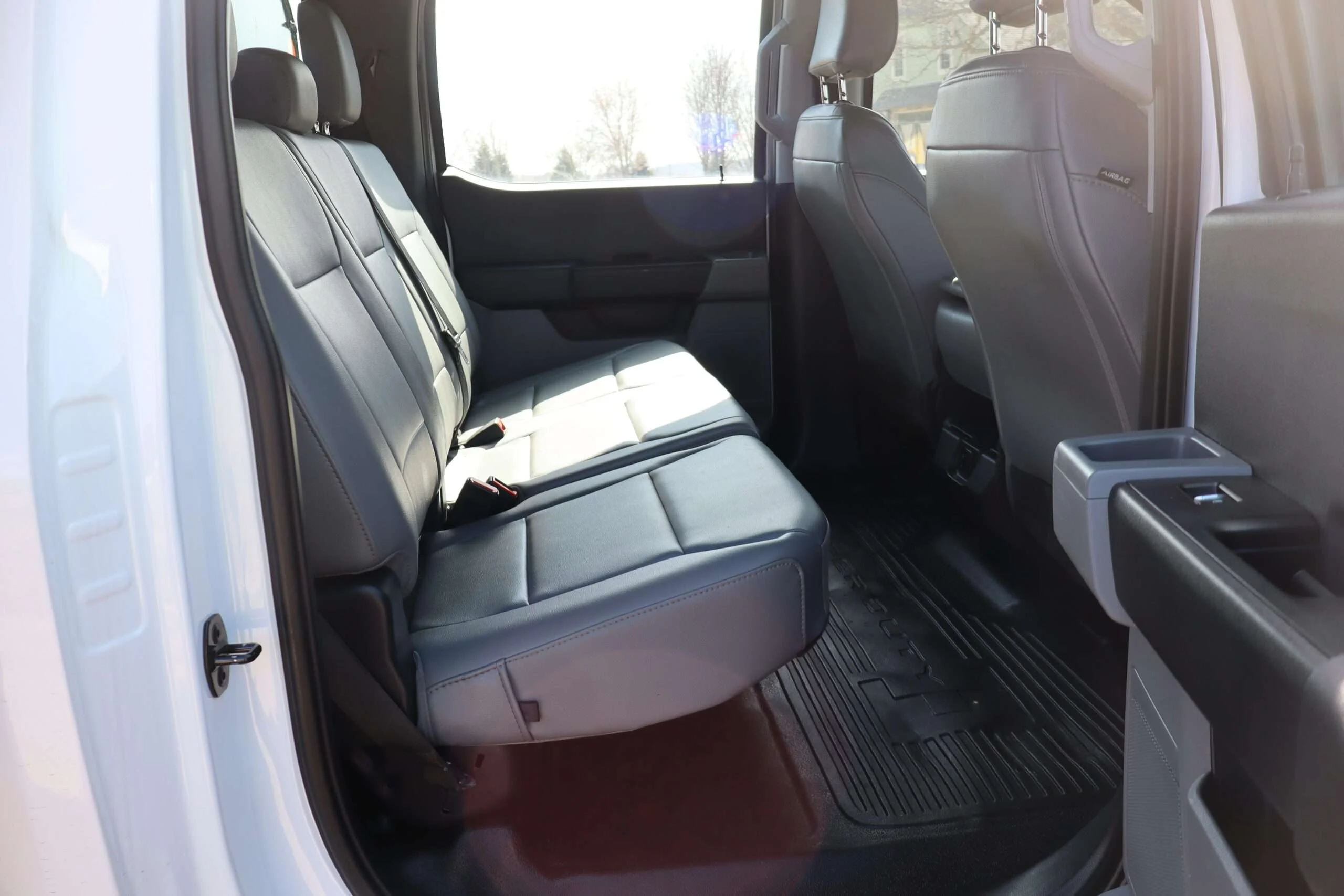 2023 Ford F-350 Super Duty Chassis Cab XL - Photo 25