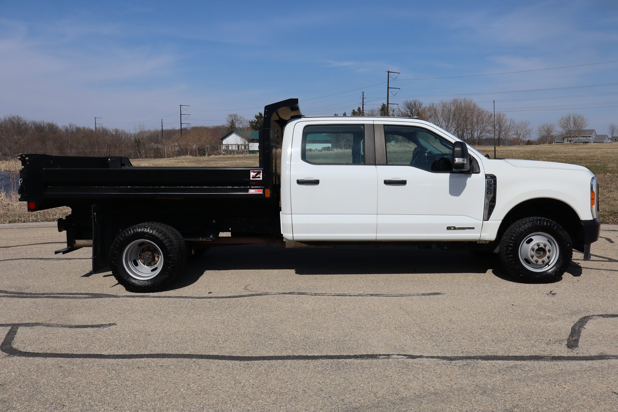 2023 Ford F-350 Super Duty Chassis Cab XL - Photo 33